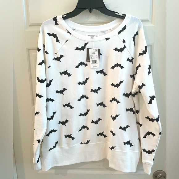 Tops - Bat sweatshirt